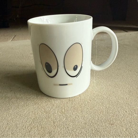 Color Changing White Mug with Black Cartoon Face 12 oz - Picture 9 of 9